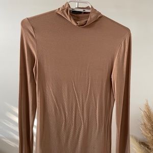 ARITZIA Babaton Everyday Turtleneck